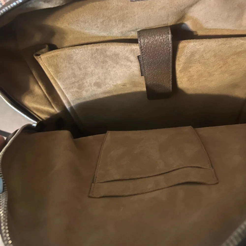 🎈🎈🎈GG Supreme Canvas. Multiple Colors 100% Authentic Gucci - Picture 2 of 6